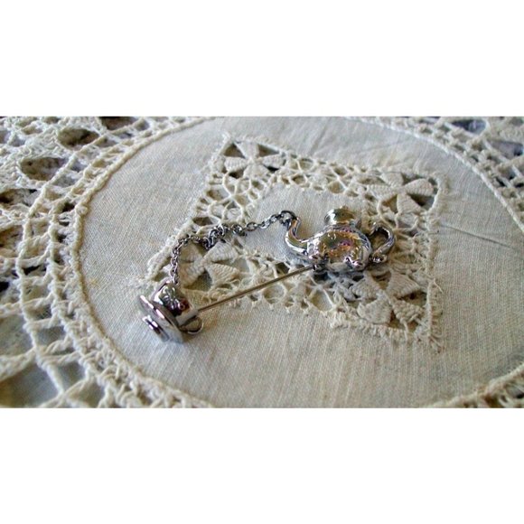 A Teapot Pouring into a Teacup Vintage Stickpin Silver Tone Avon - Picture 5 of 5